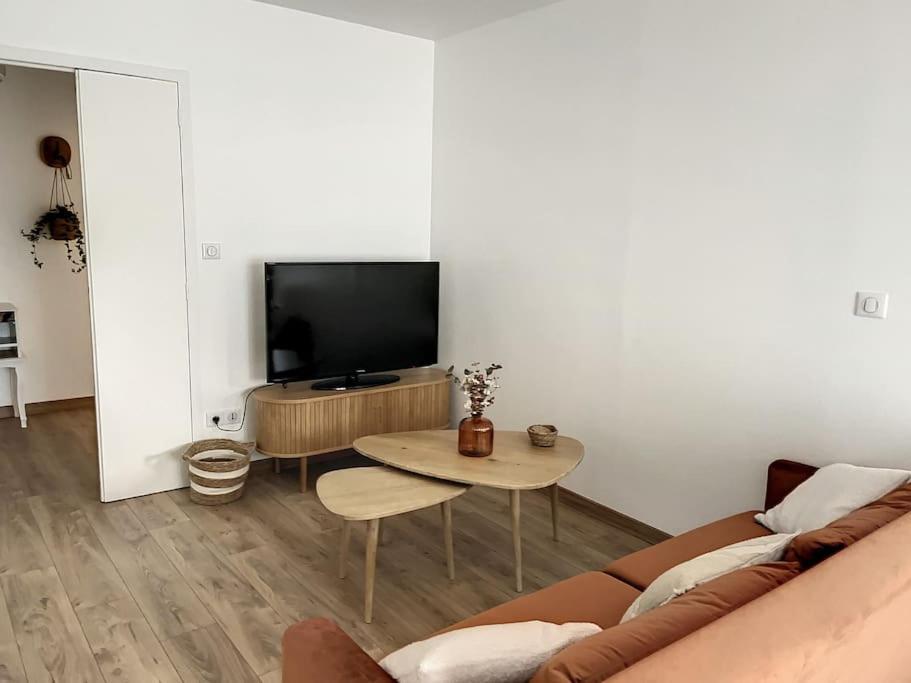 Апартаменты Le Julia - Neuf - Gare Et Garage Компьень Экстерьер фото